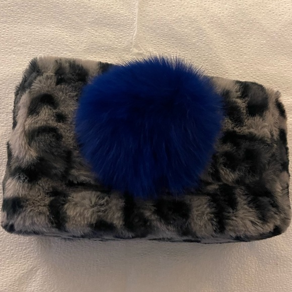 AREA STARS FAUX FUR SHOULDER BAG - Picture 11 of 14